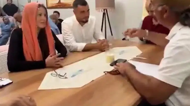 Nikah Töreninde Damatla İmam Arasında Şaşırtan Anlar! "Evet" Cevabı Şaşırttı!