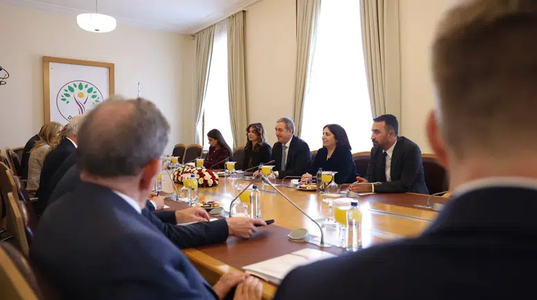 Bakırhan, Lüksemburg Parlamento heyeti ile görüştü