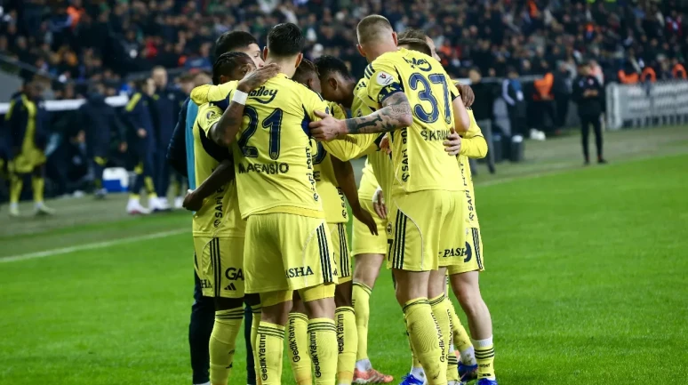 Fenerbahçe Kocaelispor deplasmanından 3 puanla döndü