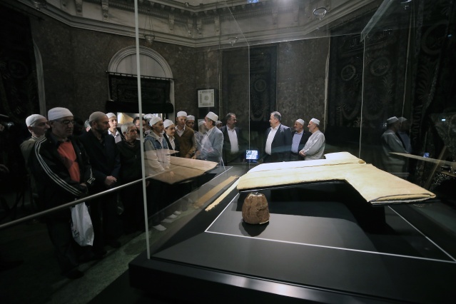 Hırka-i Şerif ziyarete açıldı 12