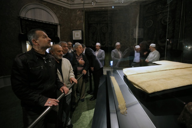 Hırka-i Şerif ziyarete açıldı 14