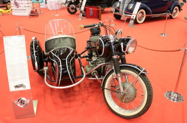 En değerli ve en eski klasik araçlar görücüye çıktı 10