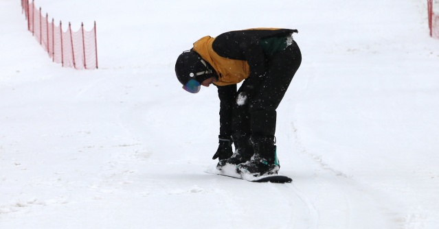 Palandöken'de kar yağışı altında kayak heyecanı 1