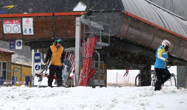 Palandöken'de kar yağışı altında kayak heyecanı 3