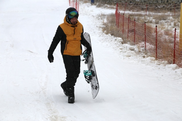 Palandöken'de kar yağışı altında kayak heyecanı 7