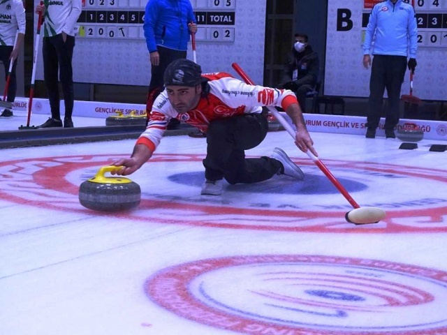 Erzurum'da "Esra Çakmur Curling 2. Lig Müsabakaları" başladı 1