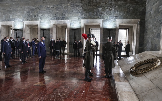 Irak Başbakanı Kazımi,  Anıtkabir'i ziyaret etti 4
