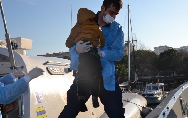 İzmir'de 123 sığınmacı kurtarıldı 7