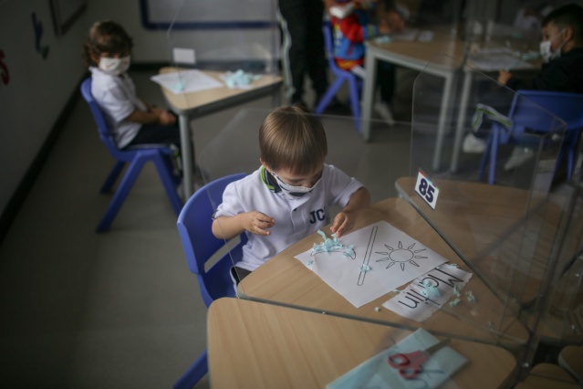 Kolombiya'da okullar yeniden açıldı 14