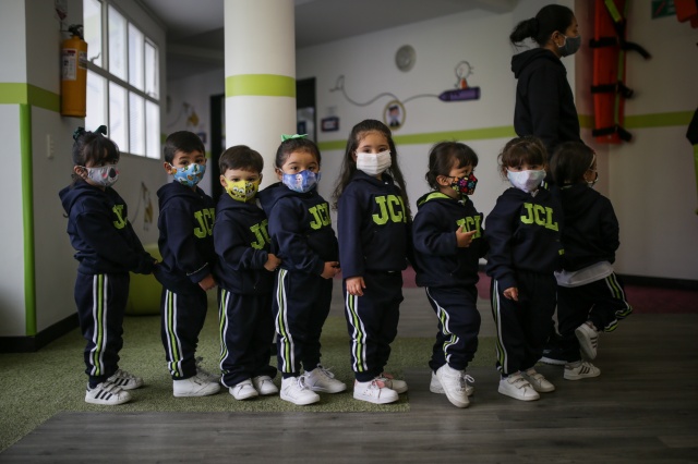 Kolombiya'da okullar yeniden açıldı 17