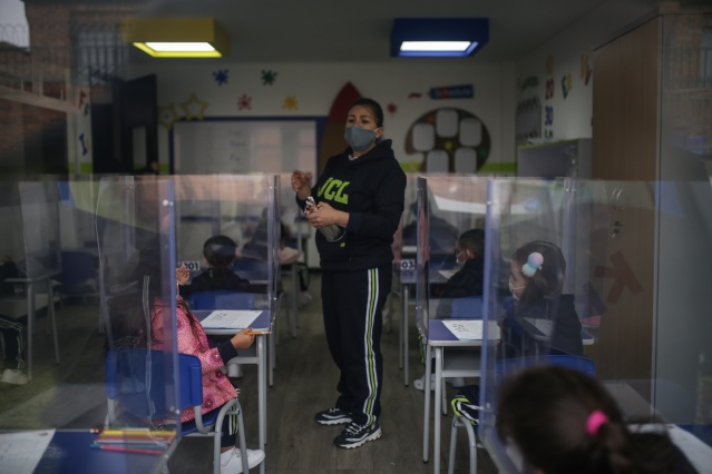 Kolombiya'da okullar yeniden açıldı 8