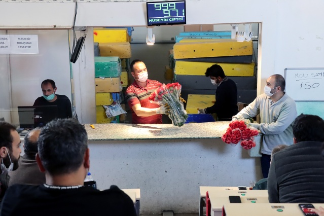 Çiçek mezatlarını "altın gün" heyecanı sardı 10