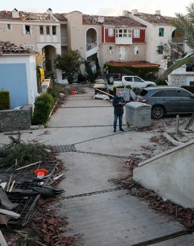 İzmir'de hortumun verdiği hasar gün aydınlanınca ortaya çıktı 19