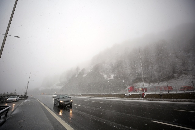 Bolu Dağı'nda kar yağışı başladı 2