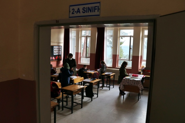 Köy okullarında yüz yüze eğitim başladı 3