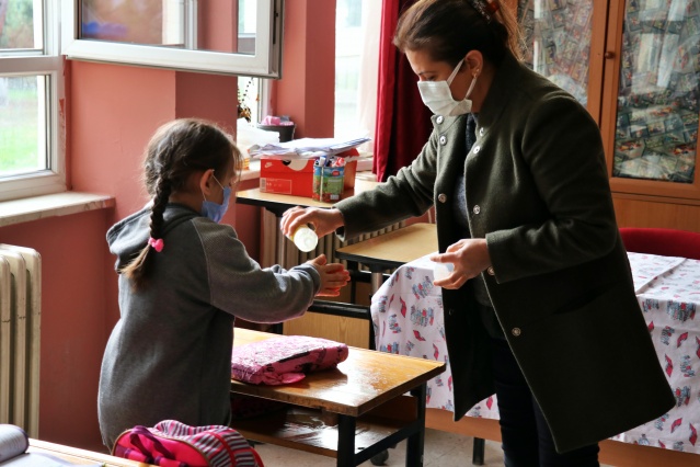 Köy okullarında yüz yüze eğitim başladı 1