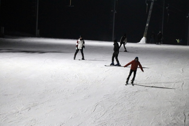 Küpkıran Kayak Merkezi'nde gece kayak keyfi 12