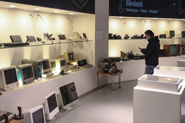 "Teknolojinin Serüveni Sergisi" ziyaretçilerini zamanda yolculuğa çıkarıyor 6