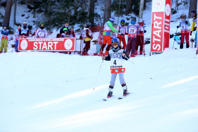 Diplomatik Kayak Yarışı,  Yıldıztepe Kayak Merkezi'nde başladı 6