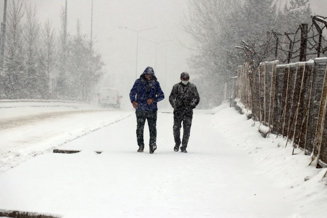 Doğu Anadolu yeniden beyaza büründü 6