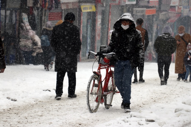 Doğu Anadolu yeniden beyaza büründü 1