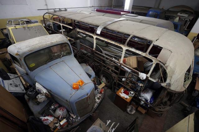 Eski otobüslere usta ellerden nostaljik dokunuş 14