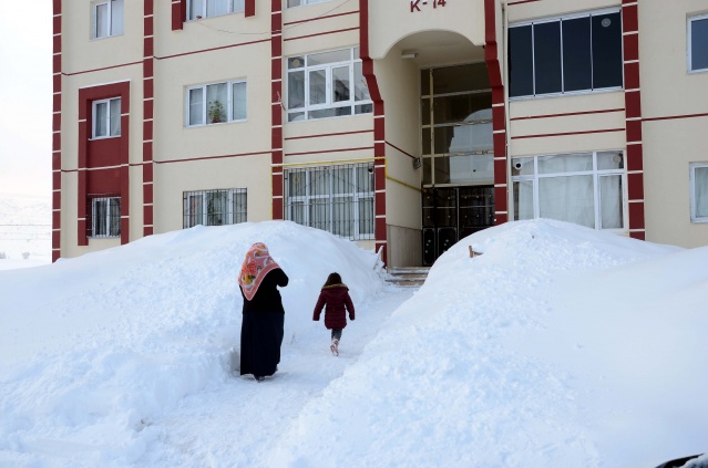 Doğu'da 450 yerleşim yerine ulaşım sağlanamıyor 10