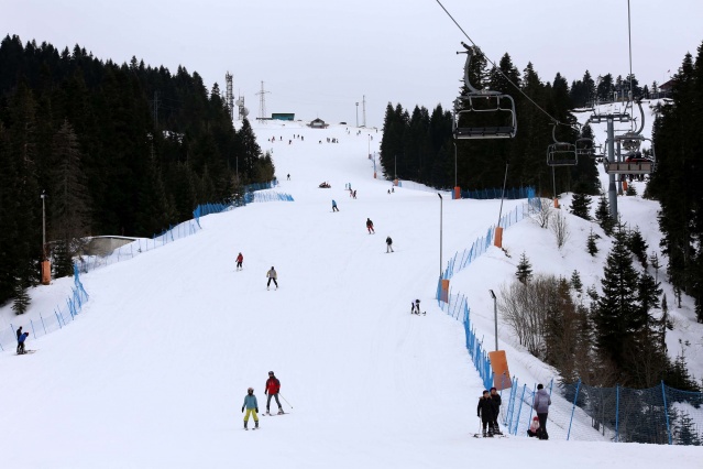 Ilgaz Dağı Kayak Merkezi'nde hafta sonu yoğunluğu yaşandı 7