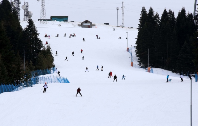 Ilgaz Dağı Kayak Merkezi'nde hafta sonu yoğunluğu yaşandı 2