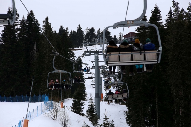 Ilgaz Dağı Kayak Merkezi'nde hafta sonu yoğunluğu yaşandı 9