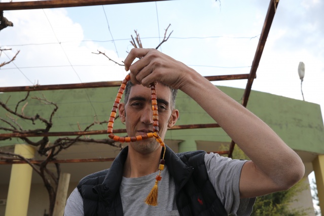 Dev adama boyuna uygun seccade,  tespih ve Kur’an-ı Kerim 6