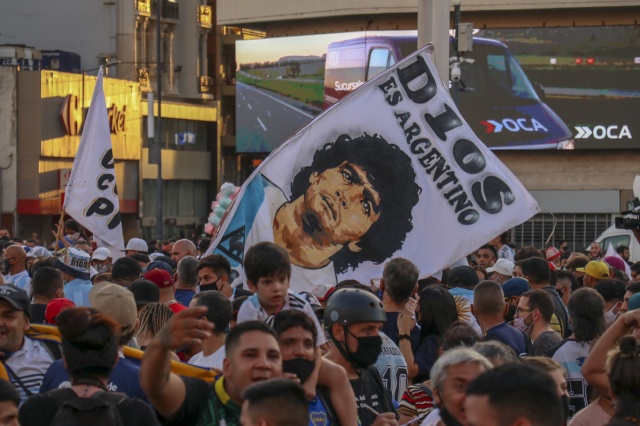 "Maradona'nın öldürüldüğü" iddiasıyla gösteri düzenlendi 17