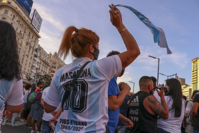 "Maradona'nın öldürüldüğü" iddiasıyla gösteri düzenlendi 15