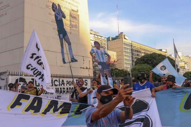 "Maradona'nın öldürüldüğü" iddiasıyla gösteri düzenlendi 23