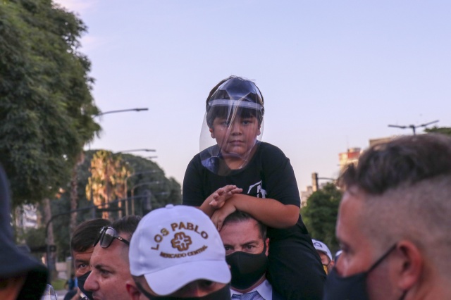 "Maradona'nın öldürüldüğü" iddiasıyla gösteri düzenlendi 6