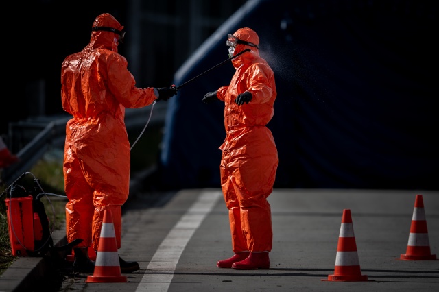 Kovid-19,  "küresel salgın" ilanının yıl dönümü 63