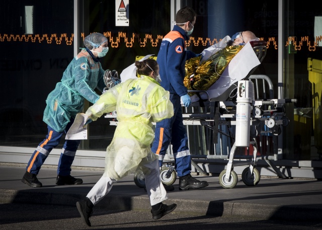 Kovid-19,  "küresel salgın" ilanının yıl dönümü 14