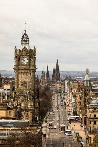 Kovid-19,  "küresel salgın" ilanının yıl dönümü 74