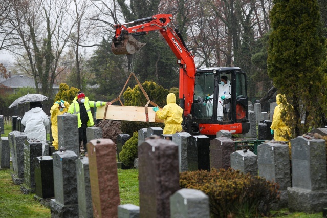 Kovid-19,  "küresel salgın" ilanının yıl dönümü 35