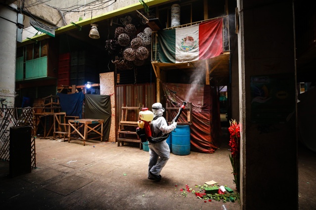 Kovid-19,  "küresel salgın" ilanının yıl dönümü 28