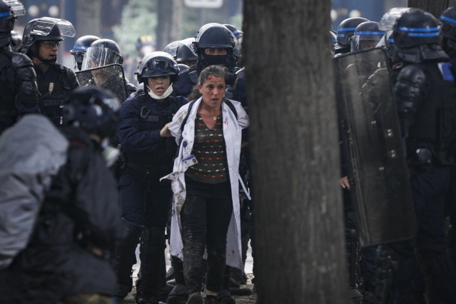 Kovid-19,  "küresel salgın" ilanının yıl dönümü 4