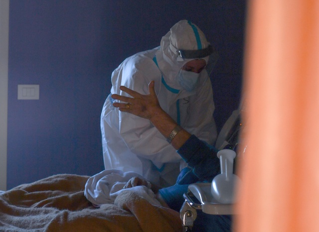 Kovid-19,  "küresel salgın" ilanının yıl dönümü 9