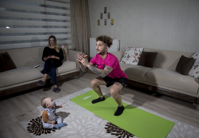 Kovid-19,  "küresel salgın" ilanının yıl dönümü 17