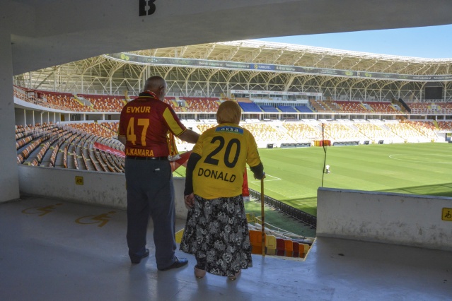 Kovid-19,  "küresel salgın" ilanının yıl dönümü 73