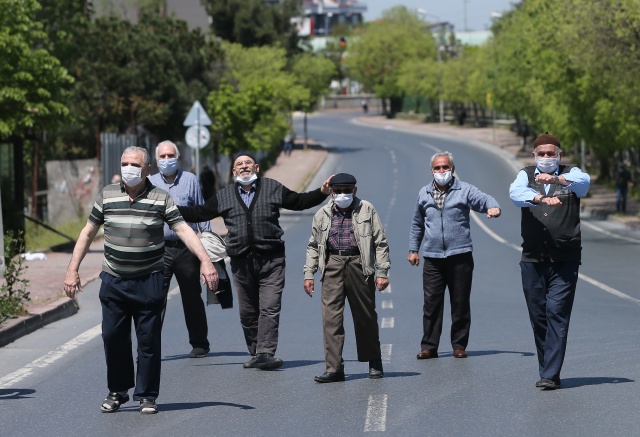 Kovid-19,  "küresel salgın" ilanının yıl dönümü 47