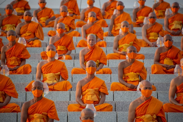 Kovid-19,  "küresel salgın" ilanının yıl dönümü 7