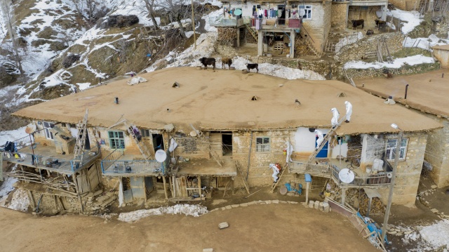 Kovid-19,  "küresel salgın" ilanının yıl dönümü 50