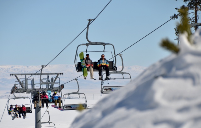 Cıbıltepe Kayak Merkezinde kayak keyfi devam ediyor 5