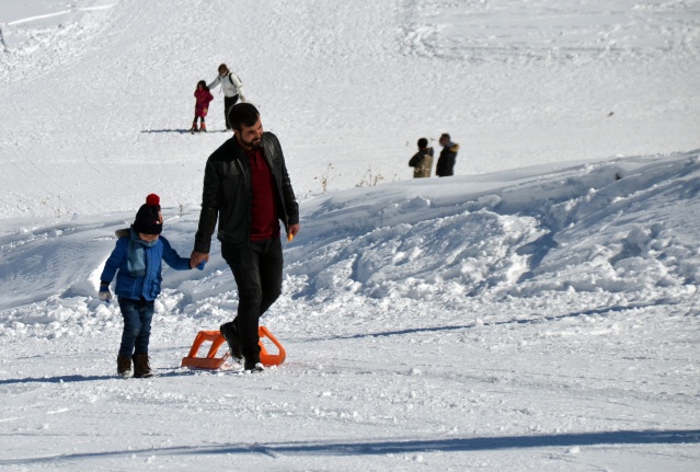 Cıbıltepe Kayak Merkezinde kayak keyfi devam ediyor 6