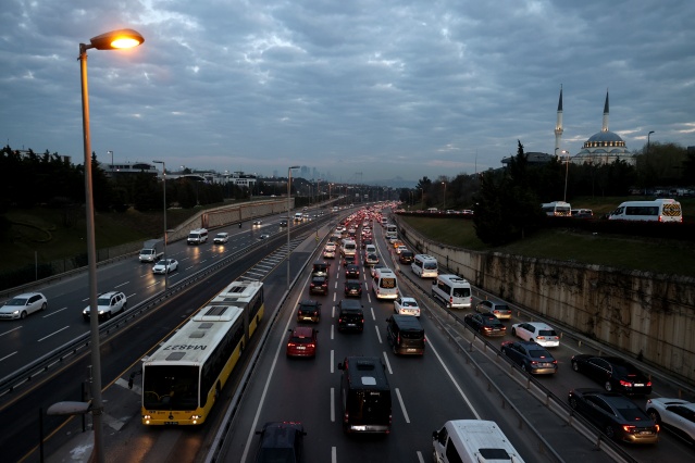 İstanbul'da yasak bitti,  trafik tıkandı! 3